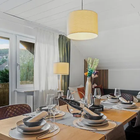 Upper Room: Apartment Mit Exklusiver Ausstattung-Ausblick Auf Weinberge&Mandelbluetenpfad Neustadt an der Weinstrasse Exterior photo