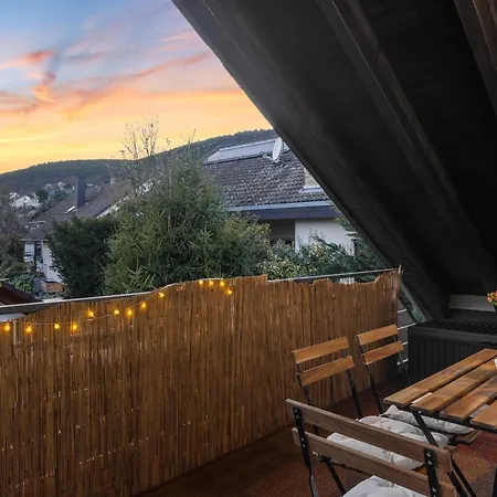 Upper Room: Apartment Mit Exklusiver Ausstattung-Ausblick Auf Weinberge&Mandelbluetenpfad Neustadt an der Weinstrasse Exterior photo