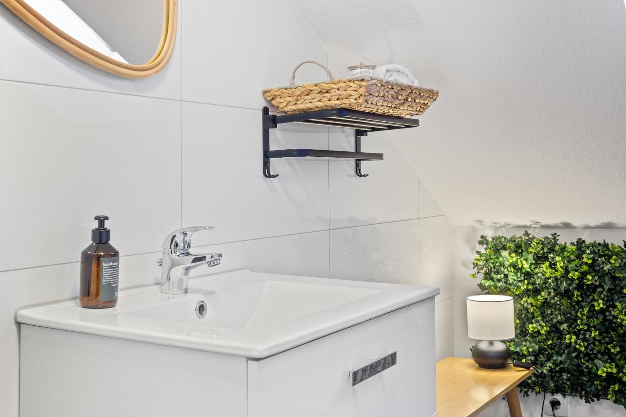 Upper Room: Mit Exklusiver Ausstattung-ausblick Auf Weinberge&mandelbluetenpfad * Neustadt an der Weinstrasse