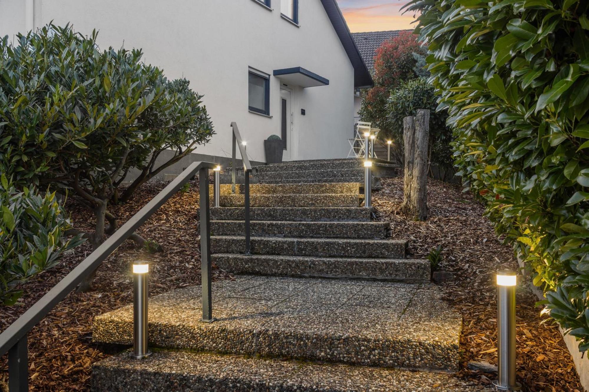Upper Room: Mit Exklusiver Ausstattung-ausblick Auf Weinberge&mandelbluetenpfad