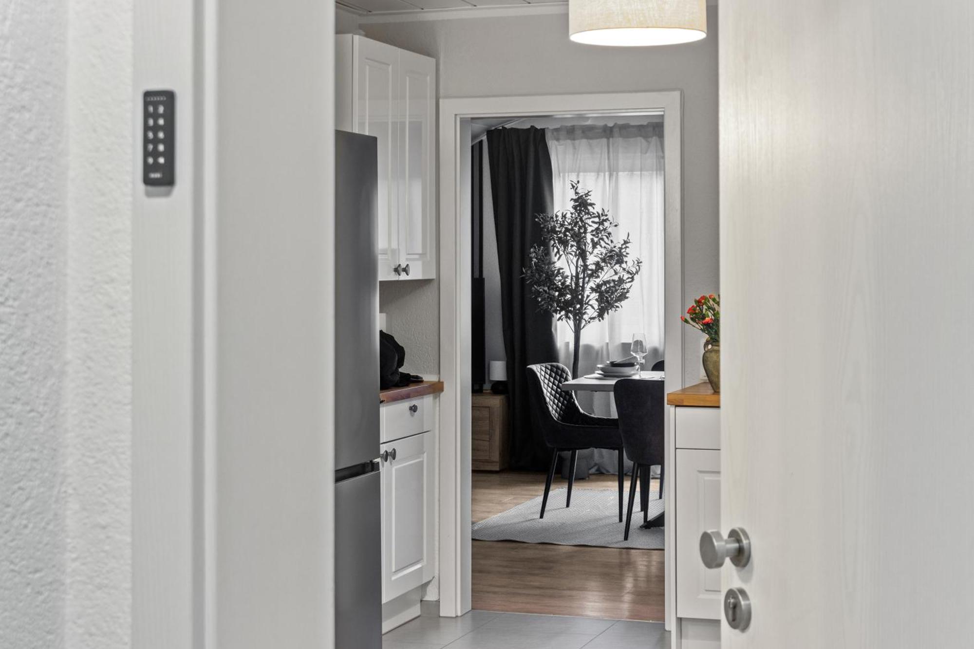 Upper Room: Mit Exklusiver Ausstattung-ausblick Auf Weinberge&mandelbluetenpfad Appartement